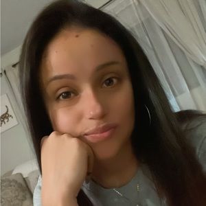 Meet your Posher, Camila